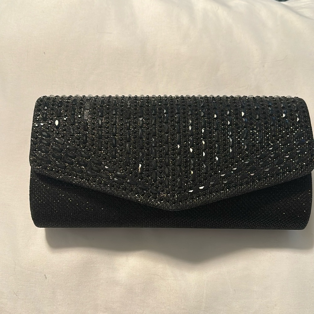 Black clutch with chain